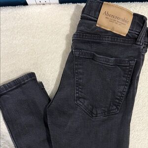 Abercrombie & Fitch kids Dark Gray/Black  Skinny Jeans size 9/10 long